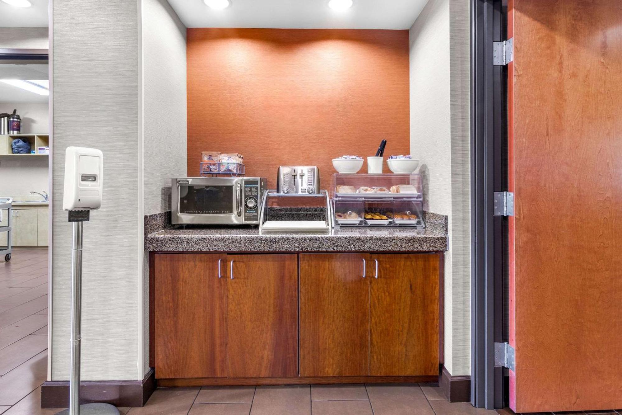 Comfort Suites Mount Vernon Exterior foto
